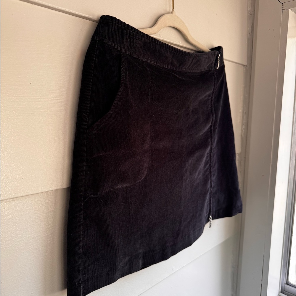 Izod XFO Stretch Black Corduroy Mini Skirt Size 6